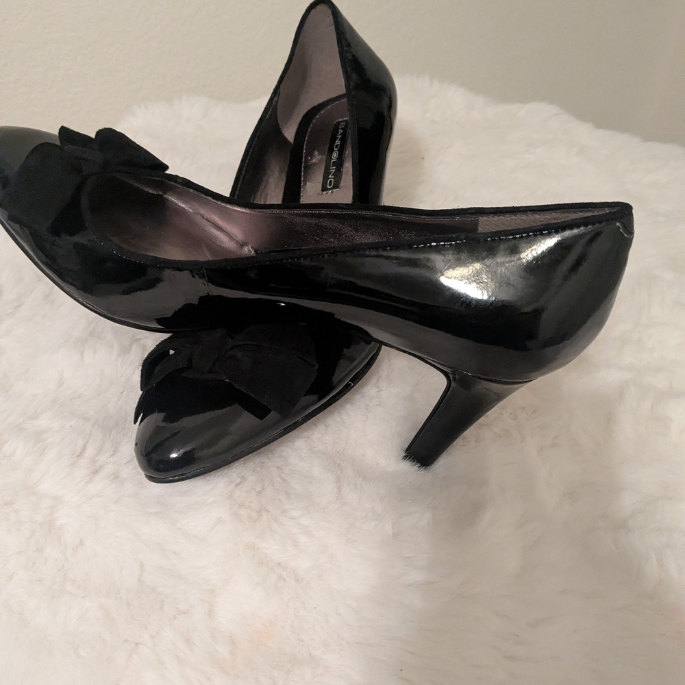 Bandolino Black Patent Leather Heels Suede Bow Pumps Pointed Toe Work - Picture 3 of 9